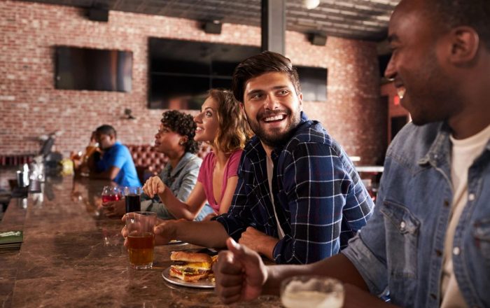 מה זה ספיד דייט? איך מתנהל מפגש של ספייד דייט?